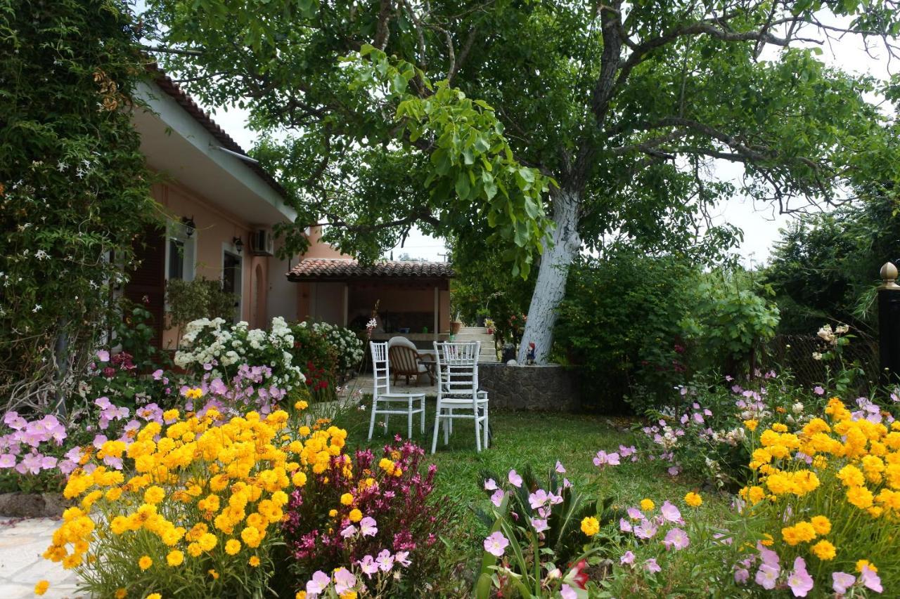 Mina'S Serene Garden House Kontokali Exterior foto